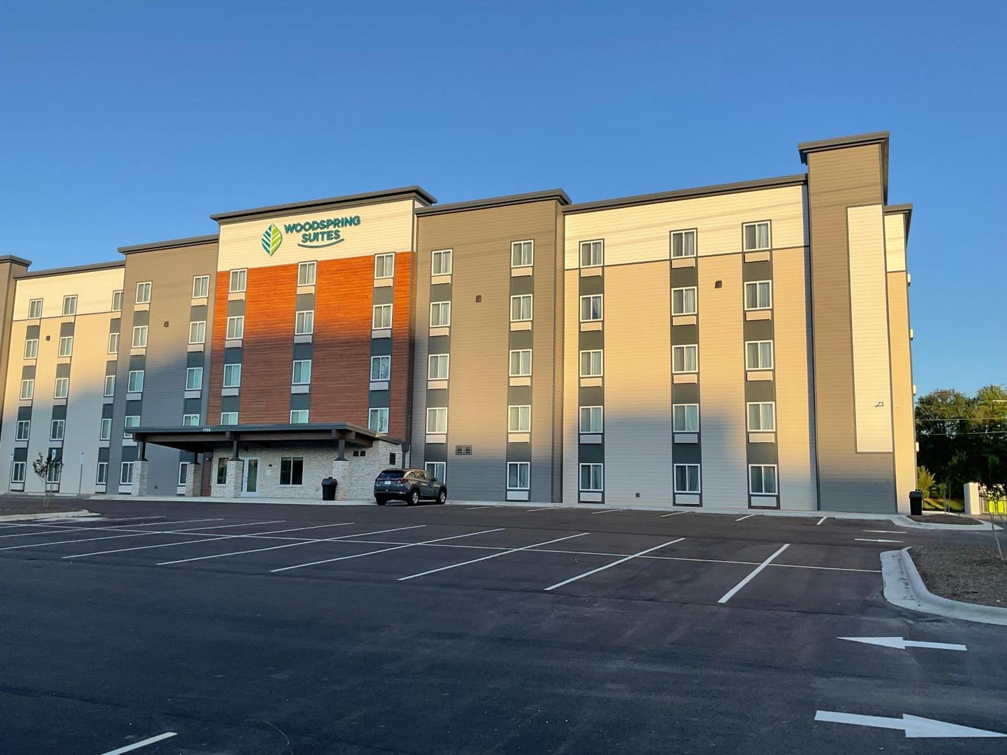 Woodspring Suites Winston-Salem Near Hanes Mall Buitenkant foto